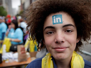 How to Make Money Effectively like LinkedIn: Goodbye Facebook!