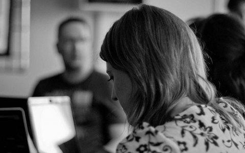 10 Tips for Working With Overseas Freelancers and Contractors