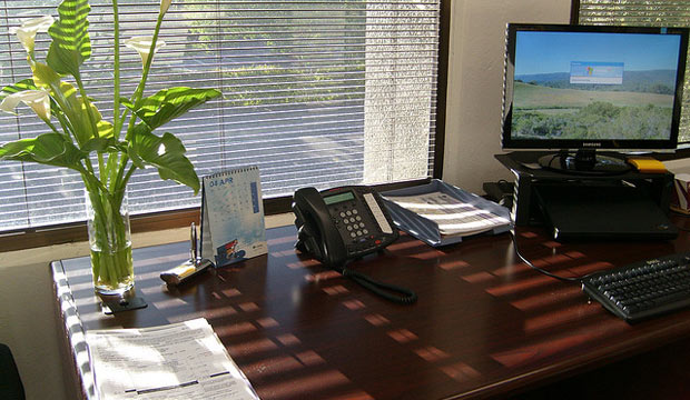 Clear Desk, Clear Mind! Tips for a New Year Clear Out
