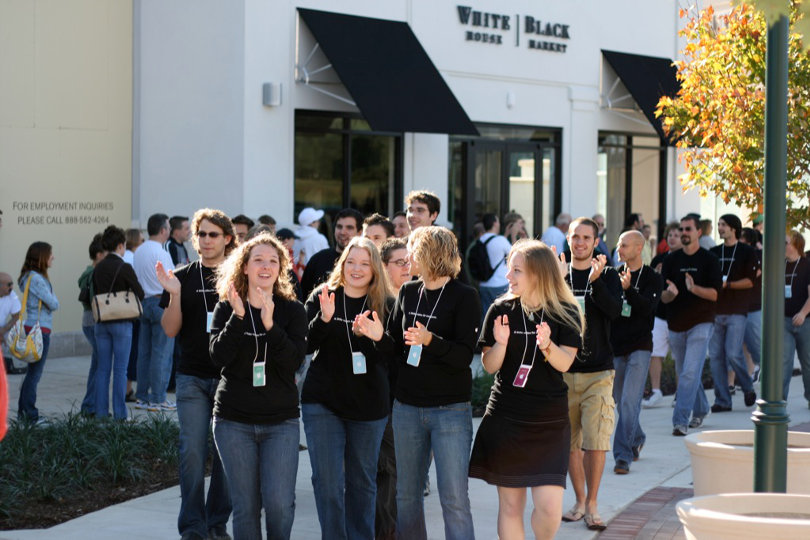 5 Hidden Benefits of Company Uniforms for your Business