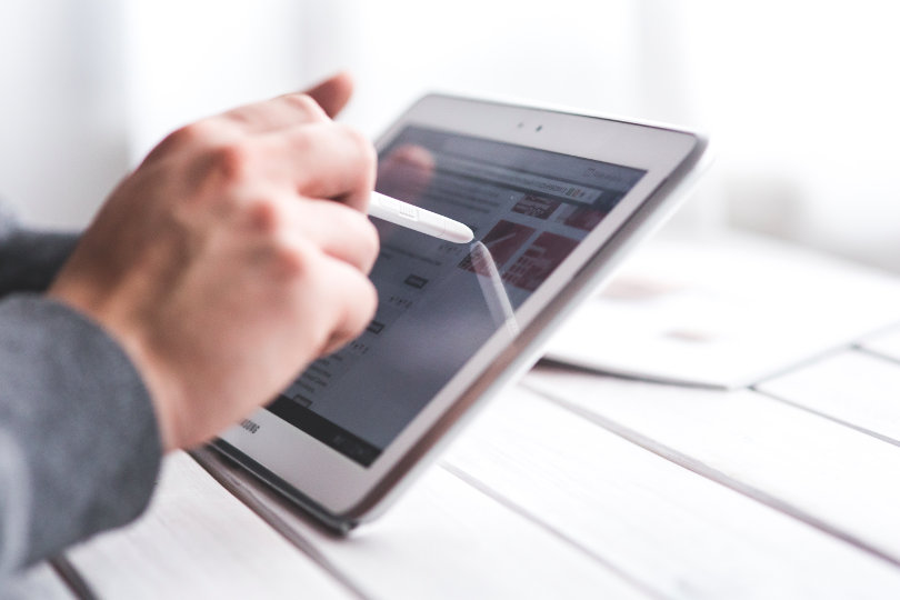 Businessman consuming online resources