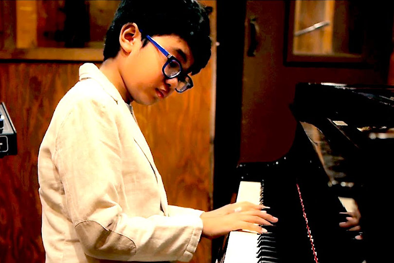 How to Start an Online Business Selling Piano Lessons, Tutorials, and Guides