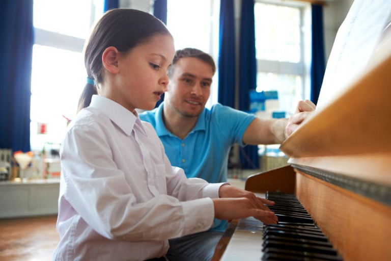 How to Start an Online Business Selling Piano Lessons, Tutorials, and Guides