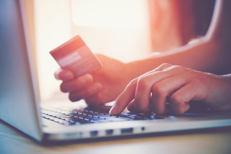 5 Helpful Tips on How to Apply for Your First Credit Card