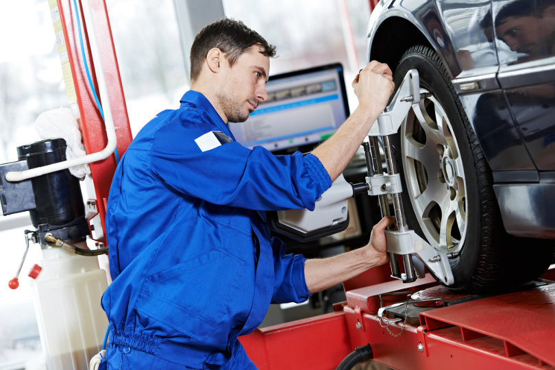 Car mechanic