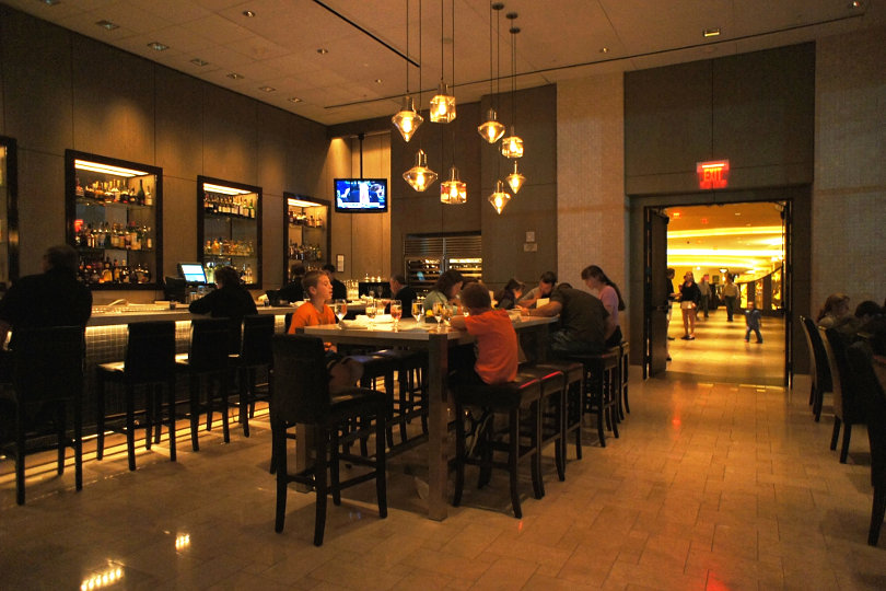 Business Travelers: These Restaurants in Orlando Will Treat The Foodie in You