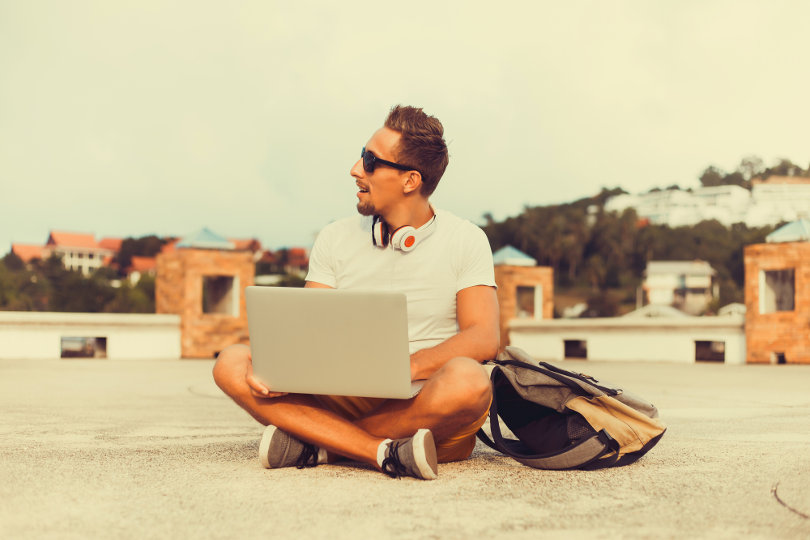 How to Bring Your Business with You Travelling the World