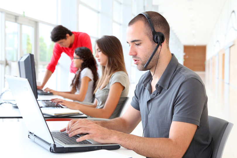 Live chat support staff