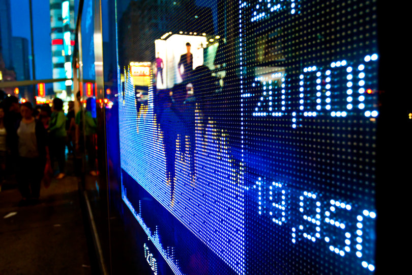 Judging the Correctness of Share Prices Before Buying: 4 Factors You Need to Consider