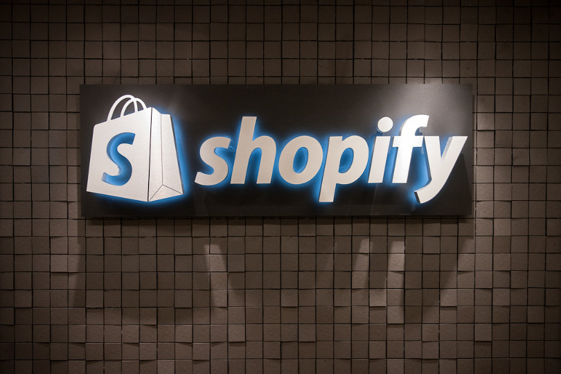 Logotipo iluminado de Shopify