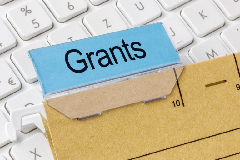 6 Grants to Pay off Student Loans