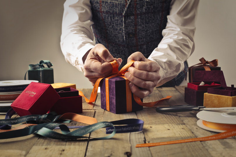 Gift wrapping station