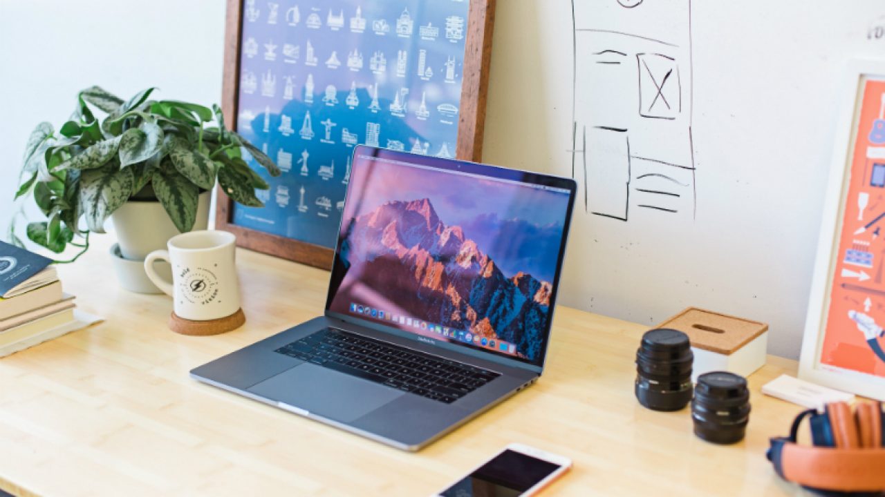 Tips To Keep A Clean Desk In Your Office Or Home This Year