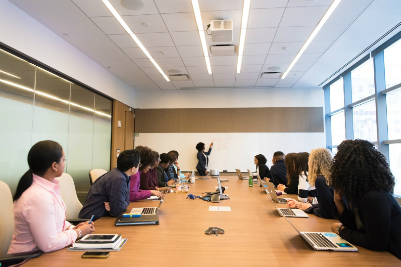 6 Top Tips for Hosting a Productive and Constructive Business Meeting ...