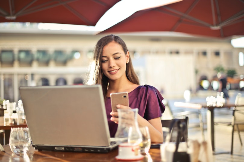 employee using an app