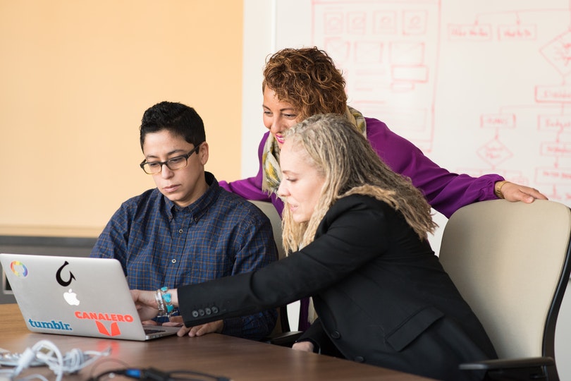 5 Factors to Consider When Hiring a Software Development Company