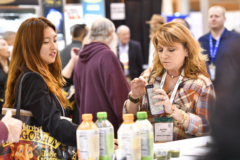 5 Tips To Make People Stop At Your Trade Show Booth