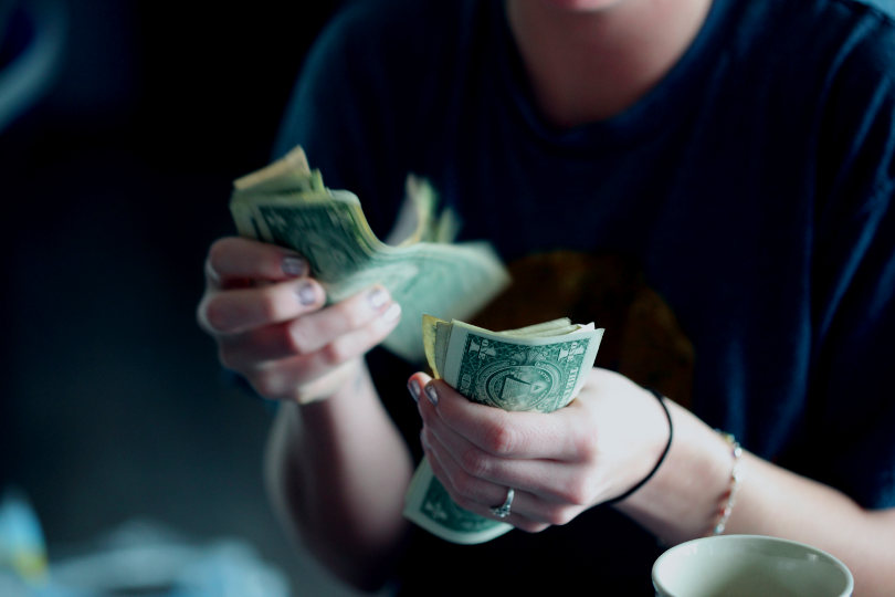 Don’t Have a Bank Account? Here are Your Options for Cashing a Check