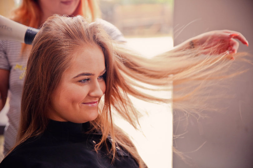 Starting A Beauty Business: Mobile Vs. Salon