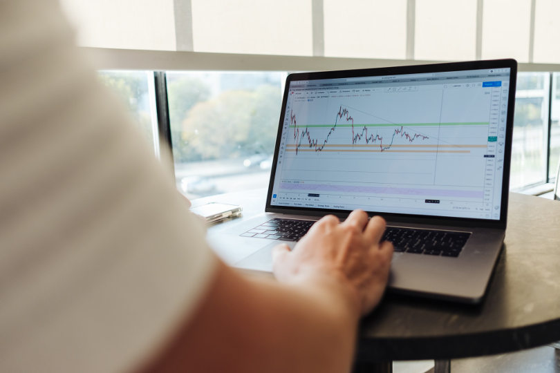 Analyzing forex trading signals