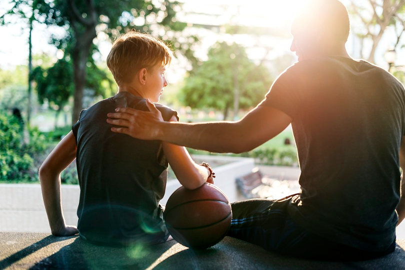 Adolescente y su consejero