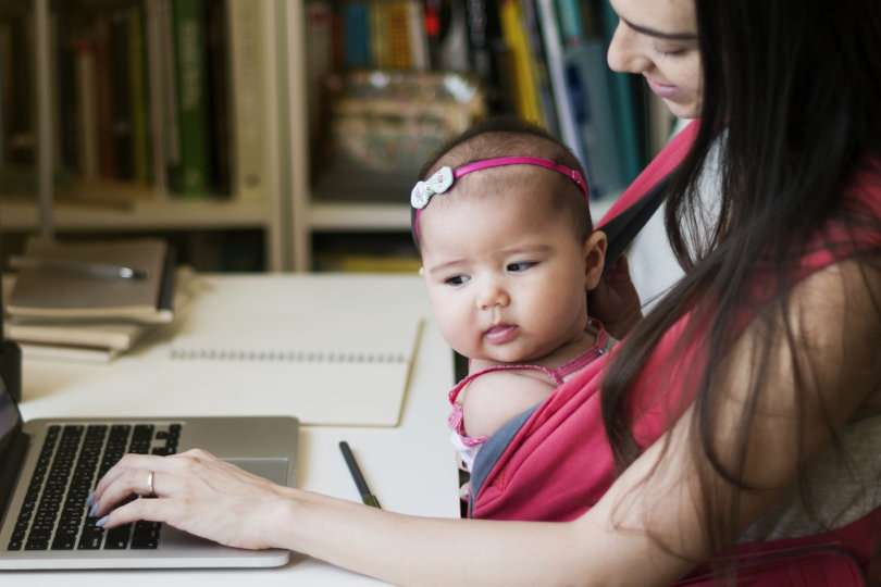 Stay home mom running an online business