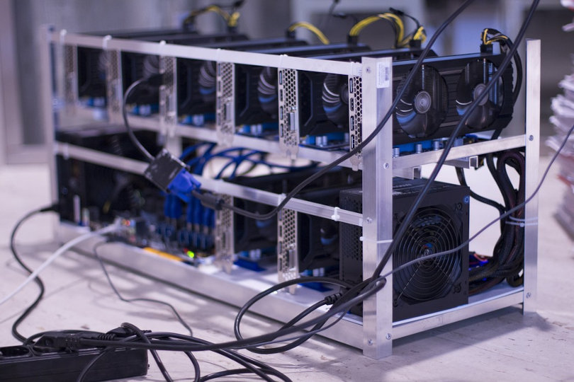 Cryptocurrency mining rig