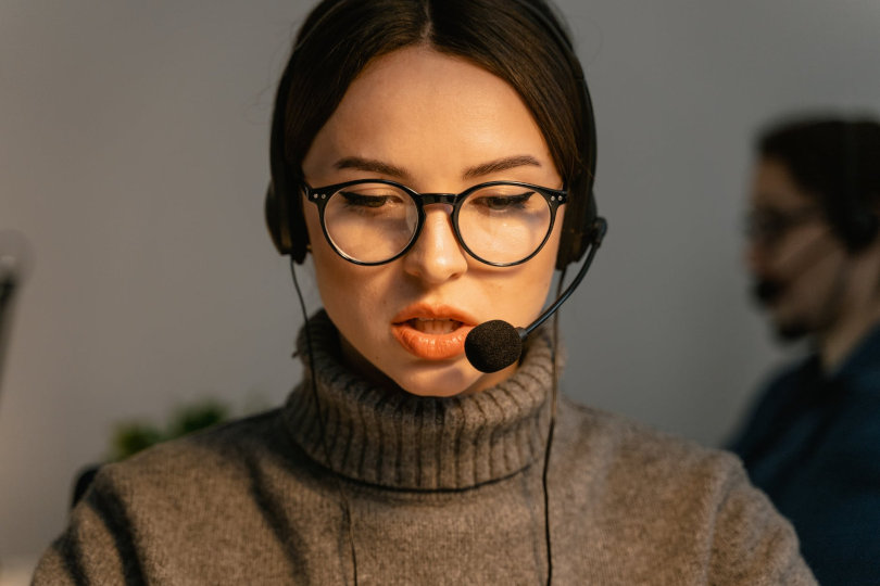 Benefits of Outsourcing Your Receptionist’s Job