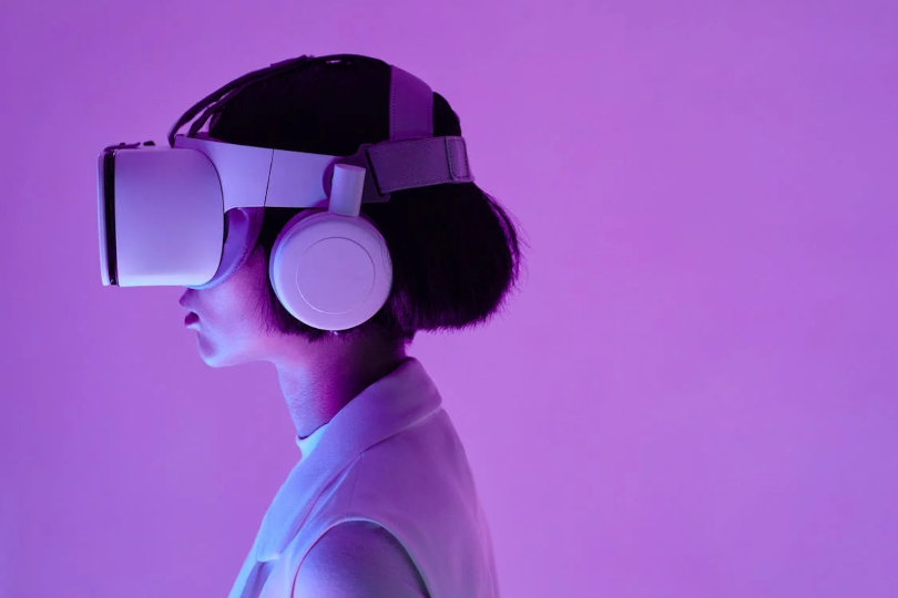 Using immersive technology like VR for digital storytelling purposes