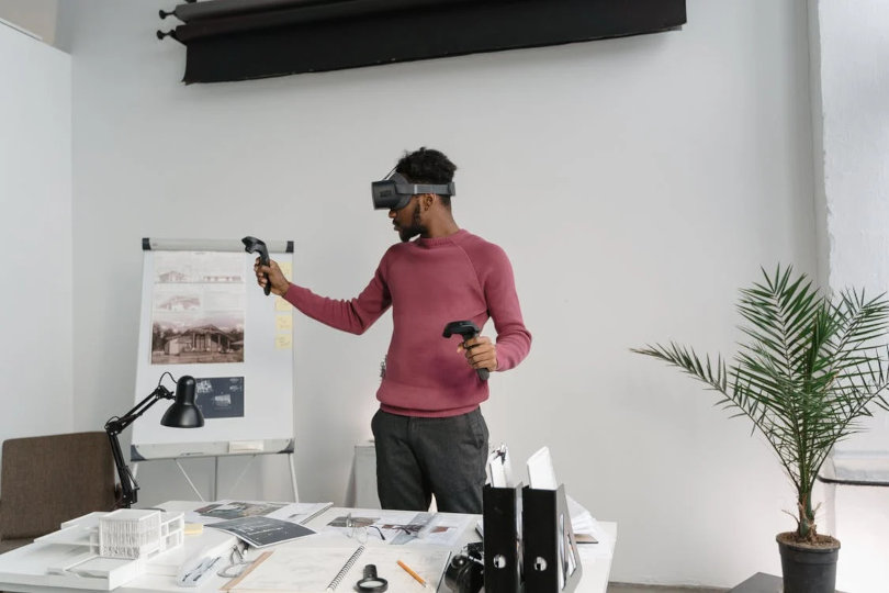 Using VR givng presentation to clients