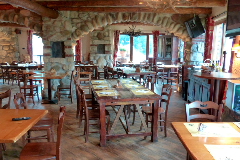 Rustic restaurant interiors