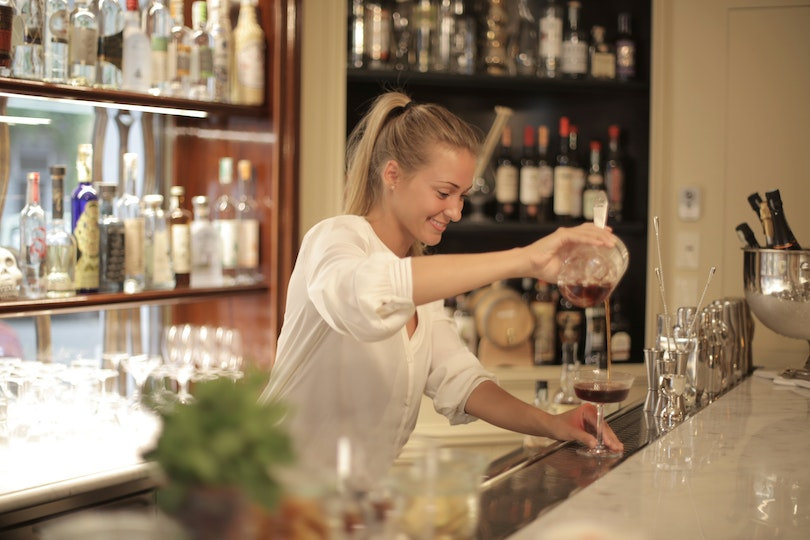 Improve your Bartending Skills: A Quick Guide