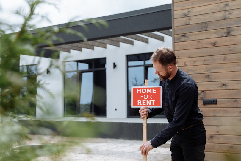 8 Pros and Cons of Renting Your House Without a Real Estate Agent